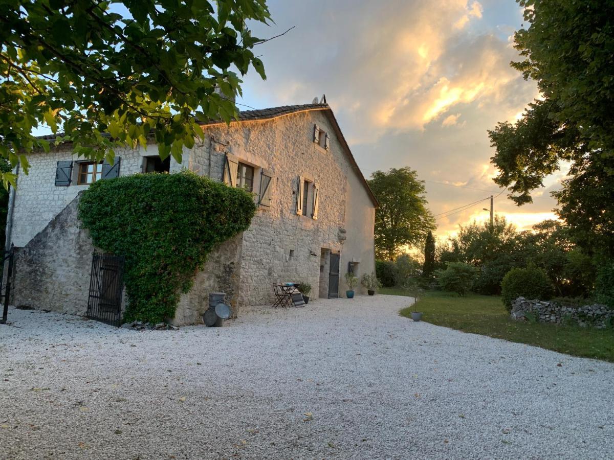 Bed & Breakfast Elisabeth Saint-Matre Bagian luar foto