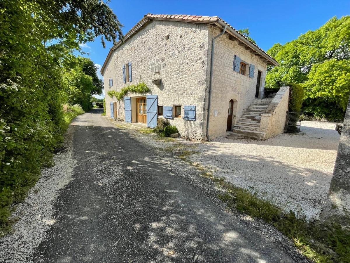 Bed & Breakfast Elisabeth Saint-Matre Bagian luar foto